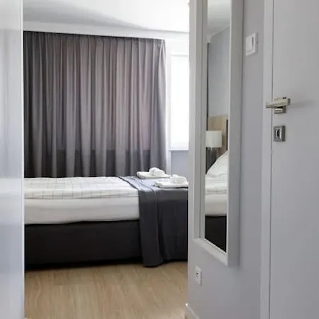 Apartment Golden Wroclaw&k17/19 *